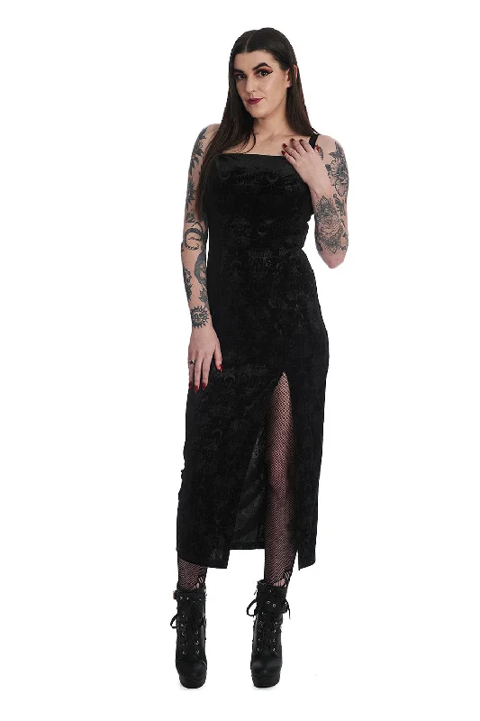 Plus size sequined party dress for a glamorous night outChandelier Slit Dress