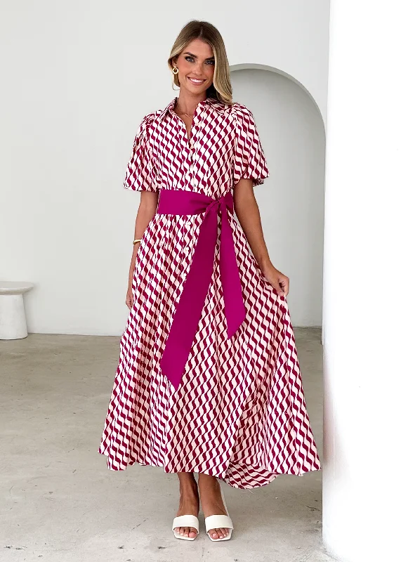 Midi dresses with ruched bodices for a feminine and fitted feel Brunswick Midi Dress - Magenta Wave Midi dresses with ruched bodices for a feminine and fitted feel Brunswick Midi Dress - Magenta Wave