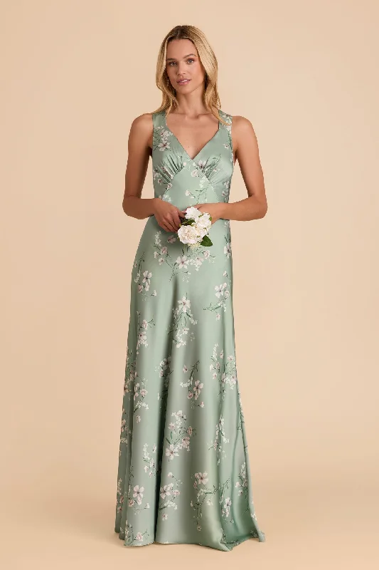 Maternity dress for a baby's first visit to the museum Veronica Matte Satin Dress - Sage Le Fleur Maternity dress for a baby's first visit to the museum Veronica Matte Satin Dress - Sage Le Fleur