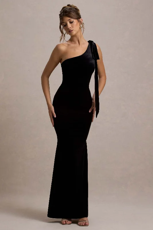 Square - neck wedding dresses with a demure look Plaid wedding guest dresses in muted colors for a fall wedding Jillian | Black Velvet Asymmetric Maxi Dress With Bow Strap Square - neck wedding dresses with a demure look Plaid wedding guest dresses in muted colors for a fall wedding Jillian | Black Velvet Asymmetric Maxi Dress With Bow Strap