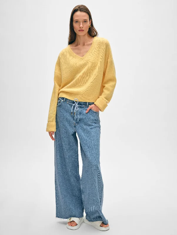 High - Low Hem Women's Cashmere - Blended SweatersCropped Women Sweater to Pair with High - Waisted BottomsCashmere Cuffed V Neck High - Low Hem Women's Cashmere - Blended SweatersCropped Women Sweater to Pair with High - Waisted BottomsCashmere Cuffed V Neck