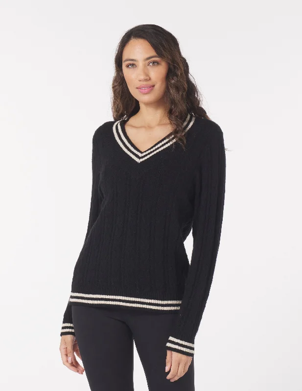 Plus Size Women's Oversized Chunky Knit SweatersOversized Women Sweater for a Cozy and Fashionable LookHanalei Cable Knit Sweater: Black/Oatmilk Plus Size Women's Oversized Chunky Knit SweatersOversized Women Sweater for a Cozy and Fashionable LookHanalei Cable Knit Sweater: Black/Oatmilk