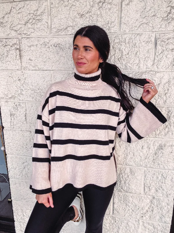 Short Sleeve Women's Cotton Blend Sweaters in Pastel ColorsCashmere Women Sweater with a Luxurious Soft TouchNatural And Black Stripe Sweater Short Sleeve Women's Cotton Blend Sweaters in Pastel ColorsCashmere Women Sweater with a Luxurious Soft TouchNatural And Black Stripe Sweater