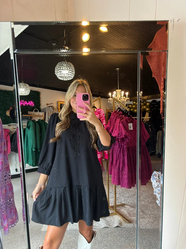 Ruffled Women Dress with Multiple Layers for a Playful and Girly StyleBlack Autumn Dress Ruffled Women Dress with Multiple Layers for a Playful and Girly StyleBlack Autumn Dress