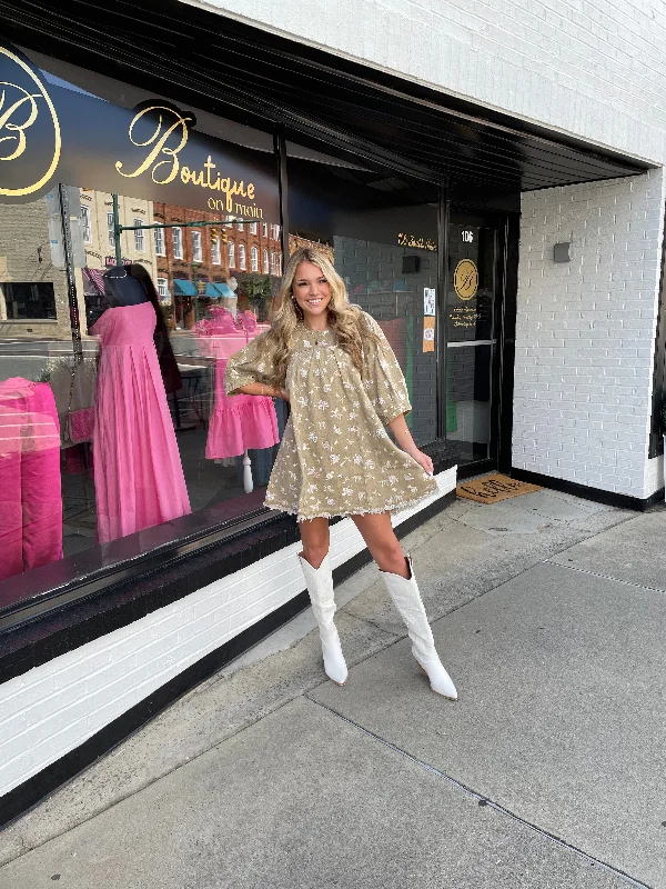 Shift Women Dress with a Simple and Classic Design for Everyday WearMocha White Floral Dress Shift Women Dress with a Simple and Classic Design for Everyday WearMocha White Floral Dress