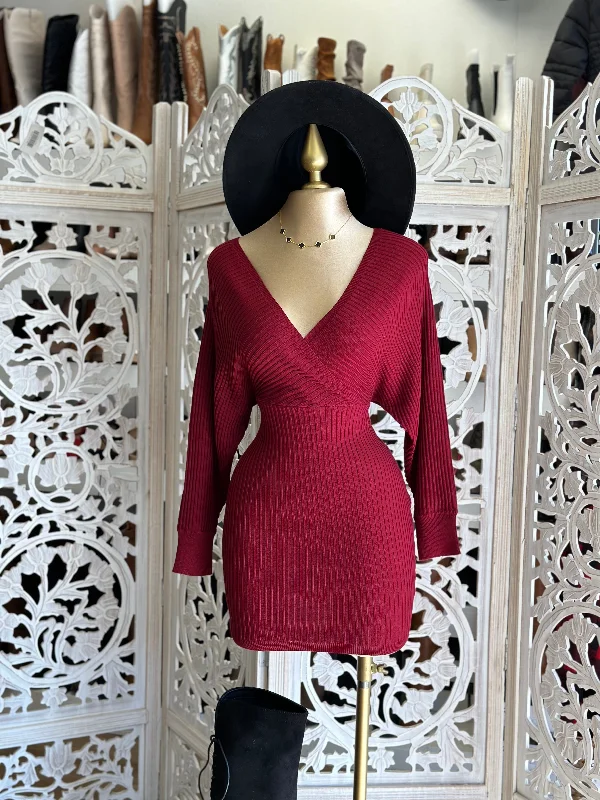 Ruffled Women Dress with Multiple Layers for a Playful and Girly StyleWrapped Sweater Dress lo Ruffled Women Dress with Multiple Layers for a Playful and Girly StyleWrapped Sweater Dress lo