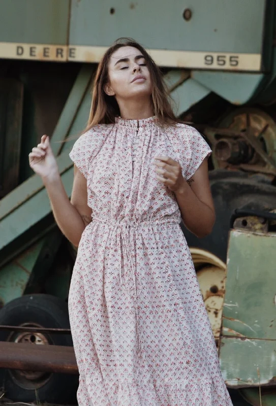 Pleated Women Dress with a Timeless and Elegant TextureISABEL ROSE HAND BLOCK STAMP DRESS Pleated Women Dress with a Timeless and Elegant TextureISABEL ROSE HAND BLOCK STAMP DRESS