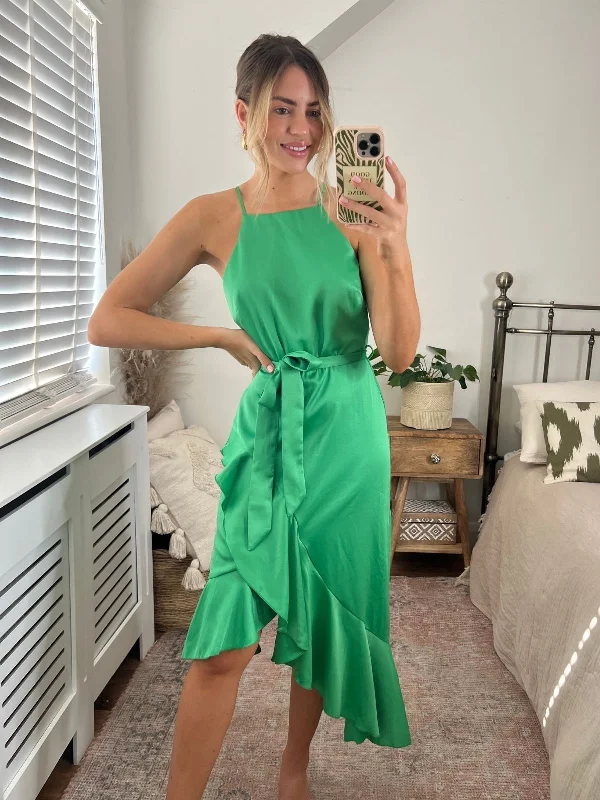 Backless Women Dress for a Sexy and Alluring Look at Evening EventsAriana Halter Frill Dress / Vivid Green Backless Women Dress for a Sexy and Alluring Look at Evening EventsAriana Halter Frill Dress / Vivid Green