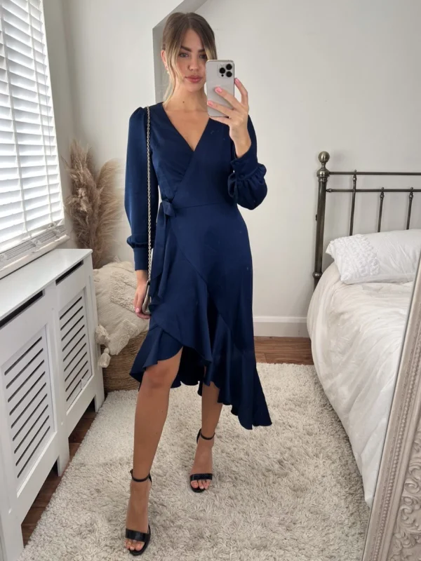 Shift Women Dress with a Simple and Classic Design for Everyday WearCharlotte Wrap Midi Dress / Navy Shift Women Dress with a Simple and Classic Design for Everyday WearCharlotte Wrap Midi Dress / Navy