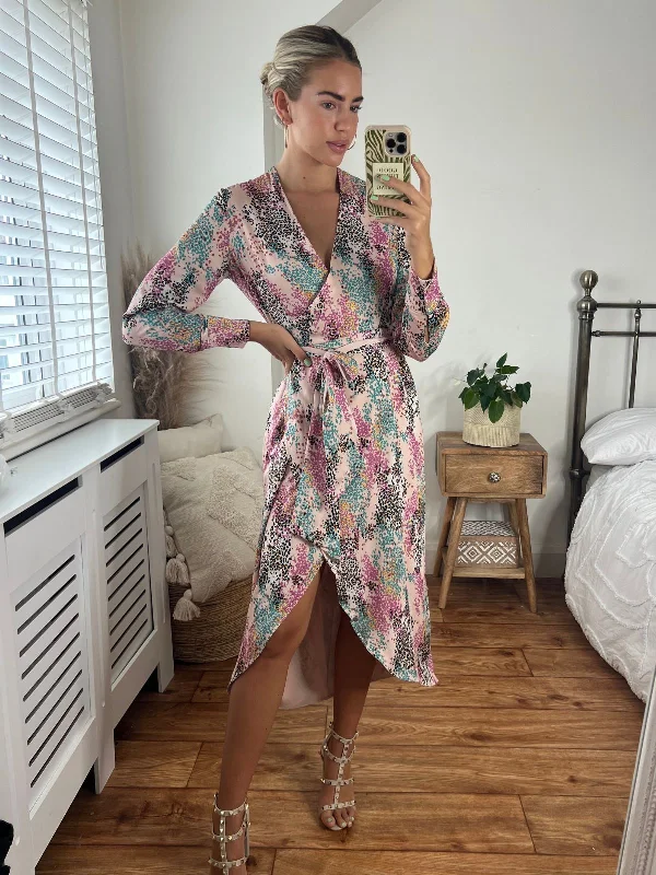 Shift Women Dress with a Simple and Classic Design for Everyday WearFergie Reversible 2 in 1 Wrap Midi Dress / Animal Print Shift Women Dress with a Simple and Classic Design for Everyday WearFergie Reversible 2 in 1 Wrap Midi Dress / Animal Print