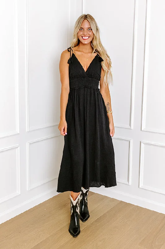 Shift Women Dress with a Simple and Classic Design for Everyday WearSweet And Casual Midi in Black Shift Women Dress with a Simple and Classic Design for Everyday WearSweet And Casual Midi in Black