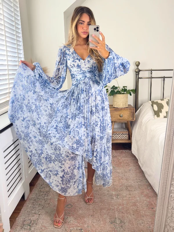 Empire Waist Women Dress to Accentuate the Bust and Conceal the WaistToni Long Sleeved Pleated Maxi Dress / Blue Floral Empire Waist Women Dress to Accentuate the Bust and Conceal the WaistToni Long Sleeved Pleated Maxi Dress / Blue Floral