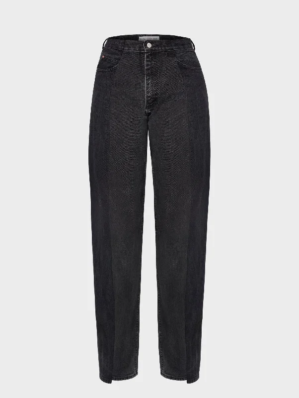 Mom jeans for a nostalgic and casual lookBoyfriend Jean Black
