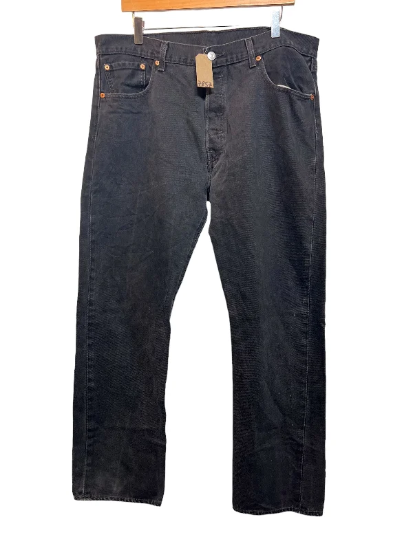 Straight - leg women jeans with a classic and timeless appealLevi's 501 Black Jeans (W38) Straight - leg women jeans with a classic and timeless appealLevi's 501 Black Jeans (W38)