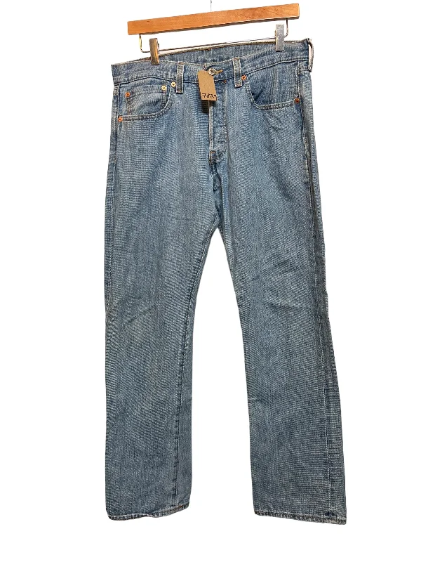 Embellished women jeans with studs or rhinestones for a glamorous touchLevi's 501 Blue Jeans (W32) Embellished women jeans with studs or rhinestones for a glamorous touchLevi's 501 Blue Jeans (W32)