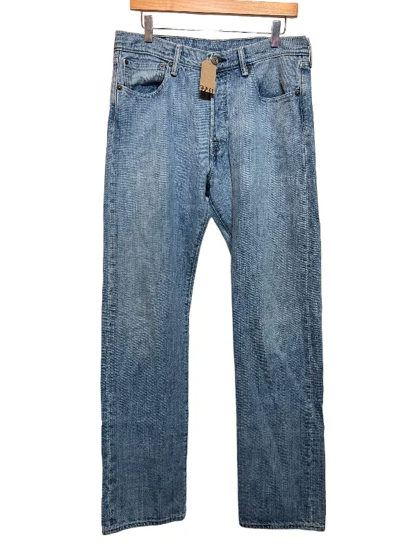 Plus - size women jeans for a comfortable and stylish fitLevi's 501 Blue Jeans (W33) Plus - size women jeans for a comfortable and stylish fitLevi's 501 Blue Jeans (W33)