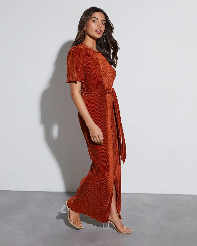 Halter Neck Women Dress to Show Off the Shoulders and NecklineDana Short Sleeve Plisse Maxi Dress Halter Neck Women Dress to Show Off the Shoulders and NecklineDana Short Sleeve Plisse Maxi Dress