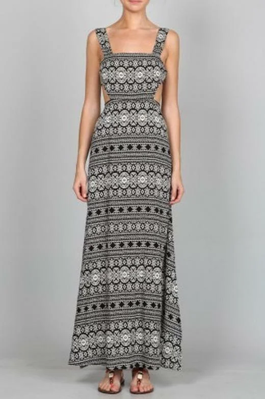 Wrap - Style Women Dress with Adjustable Fit for All Body TypesEn Créme Black Medallion Print Maxi Dress Wrap - Style Women Dress with Adjustable Fit for All Body TypesEn Créme Black Medallion Print Maxi Dress