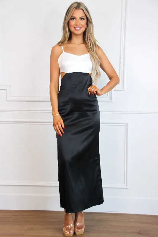 Strapless Women Dress with a Built - in Bra for Comfort and SupportJodie Colorblock Satin Bow Back Maxi Dress: Black/White Strapless Women Dress with a Built - in Bra for Comfort and SupportJodie Colorblock Satin Bow Back Maxi Dress: Black/White