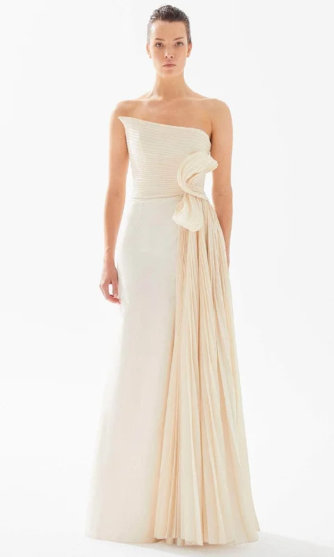 Halter Neck Women Dress to Show Off the Shoulders and NecklineTarik Ediz 98300 - Pleated Detail Strapless Evening Gown Halter Neck Women Dress to Show Off the Shoulders and NecklineTarik Ediz 98300 - Pleated Detail Strapless Evening Gown