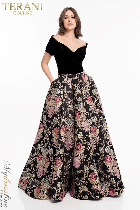 Halter Neck Women Dress to Show Off the Shoulders and NecklineTerani Couture 1821E7116 Halter Neck Women Dress to Show Off the Shoulders and NecklineTerani Couture 1821E7116