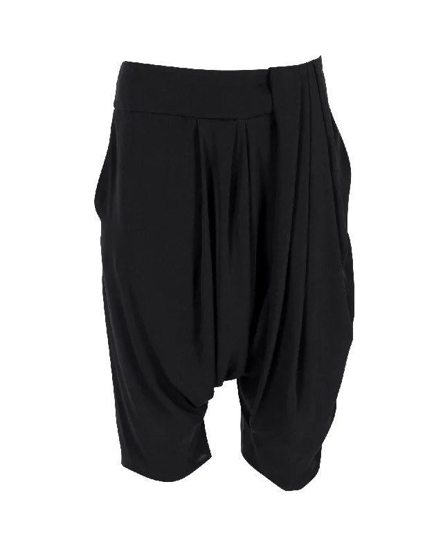 Cargo Women Shorts with Multiple Pockets for FunctionalityGucci Drop-Crotch Knee-Length Shorts in Black Silk Cargo Women Shorts with Multiple Pockets for FunctionalityGucci Drop-Crotch Knee-Length Shorts in Black Silk