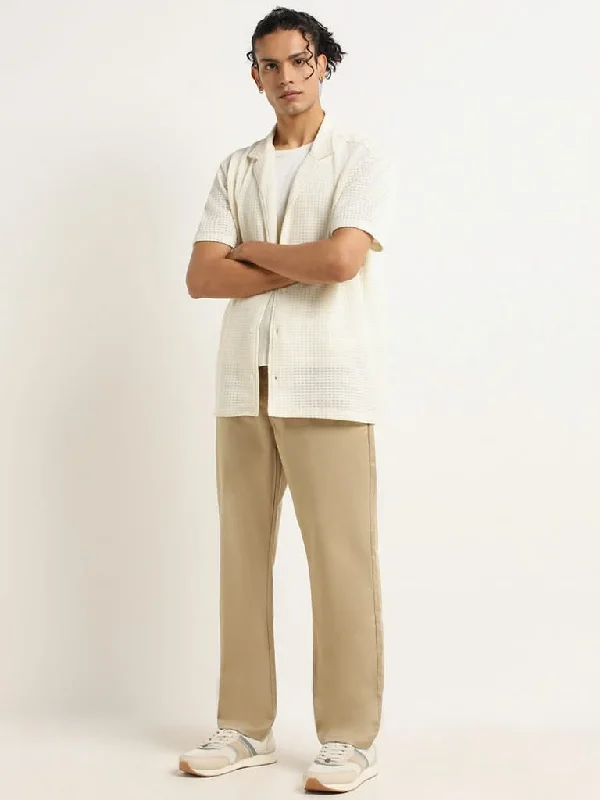 Plus Size Women Shorts with a Comfortable and Stylish FitNuon Beige Plain Relaxed Fit Trousers Plus Size Women Shorts with a Comfortable and Stylish FitNuon Beige Plain Relaxed Fit Trousers