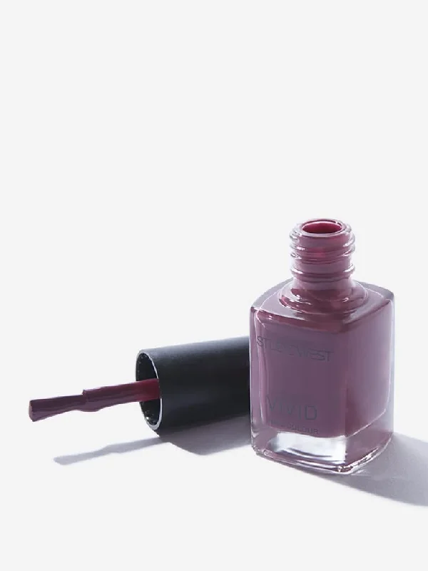 Solid Color Women Shorts in Bright Hues for a Bold StatementStudiowest Berry Vivid 02-BE1 Nail Polish - 9 ml Solid Color Women Shorts in Bright Hues for a Bold StatementStudiowest Berry Vivid 02-BE1 Nail Polish - 9 ml